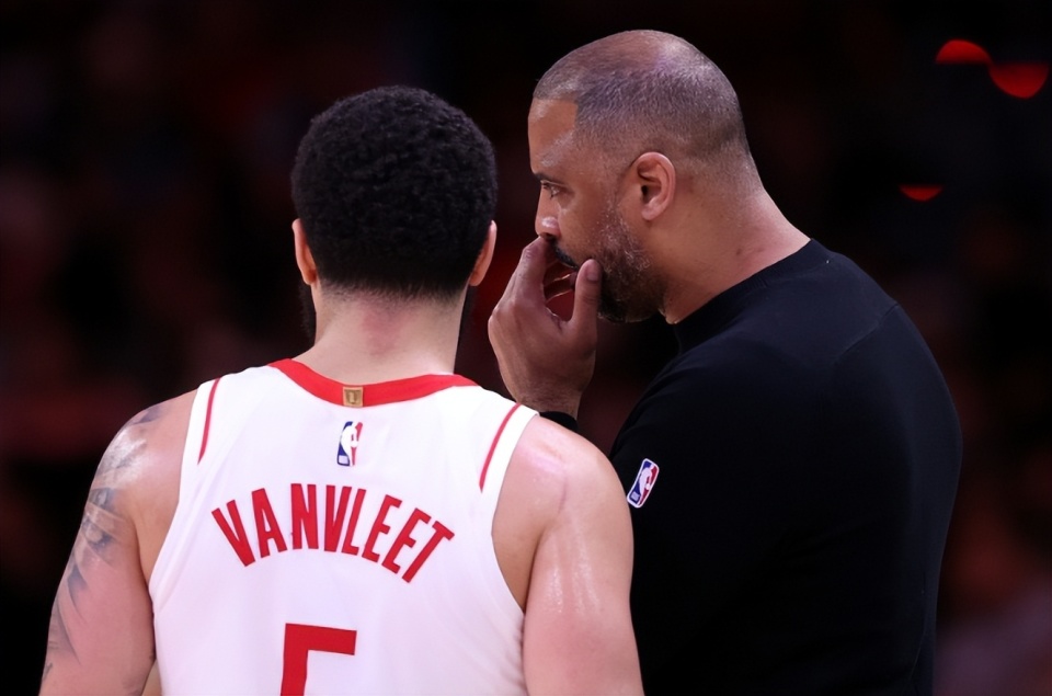 要宰火箭和, 签约的球员, 由市场上签